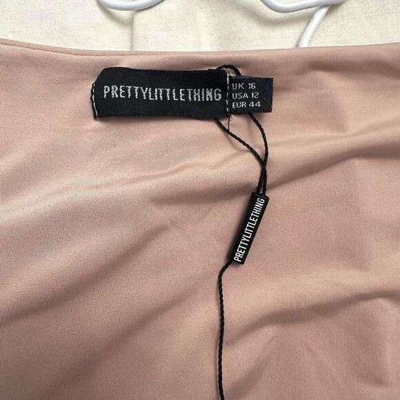 NWT PrettyLittleThing Second Skin Square Neck Long Sleeve Stone Bodysuit Size 12 - Picture 3 of 4
